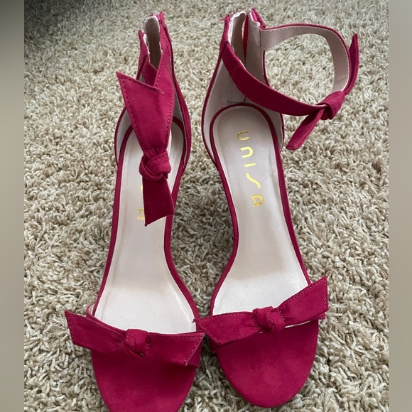 Red bow high heels - Picture 1 of 4